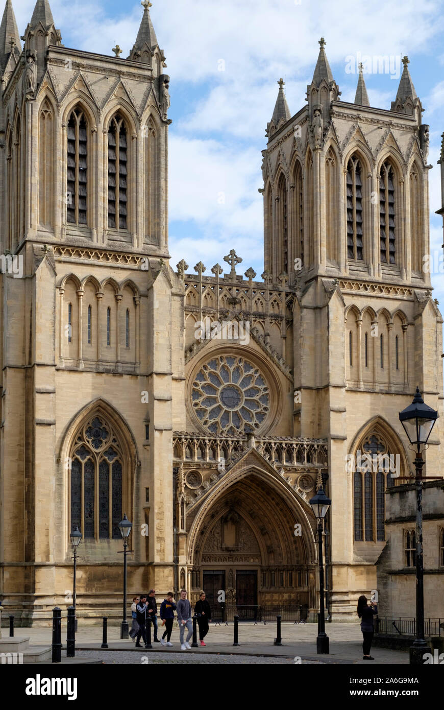 La parte anteriore della Cattedrale di Bristol, Bristol, Regno Unito Foto Stock