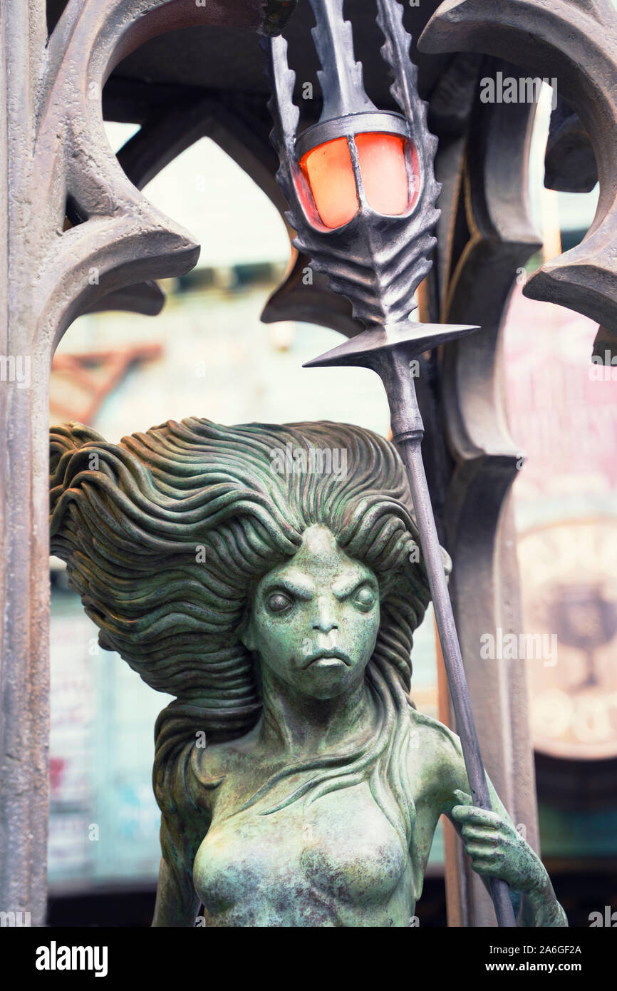 Mermaid Fontana, statua, Diagon Alley, mondo di Wizarding di Harry Potter, Universal Studios, Orlando, Florida, Stati Uniti d'America Foto Stock