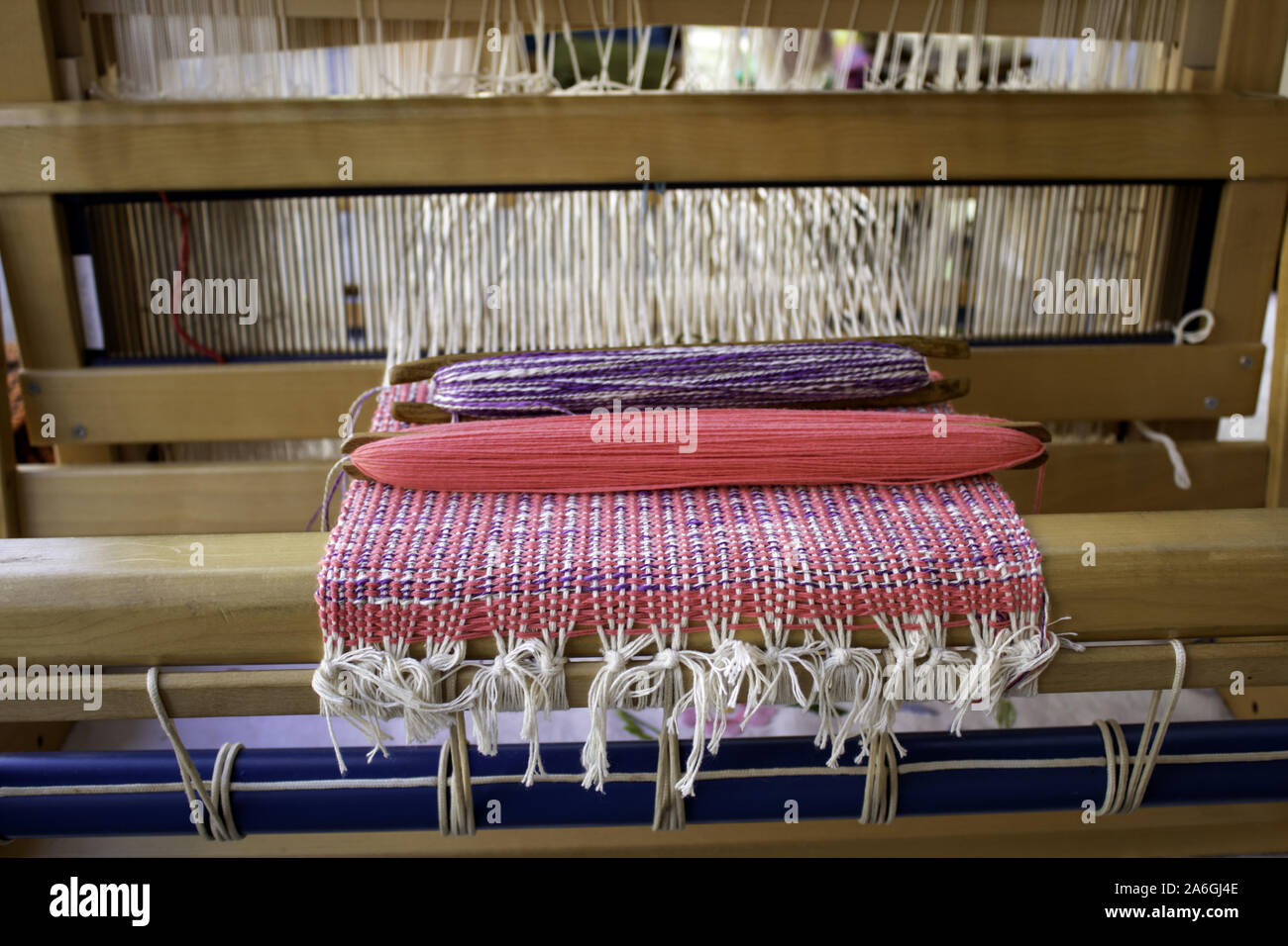 I filatori di tessitura di lana a sfera, di lavoro e di artigianato, cucitura Foto Stock