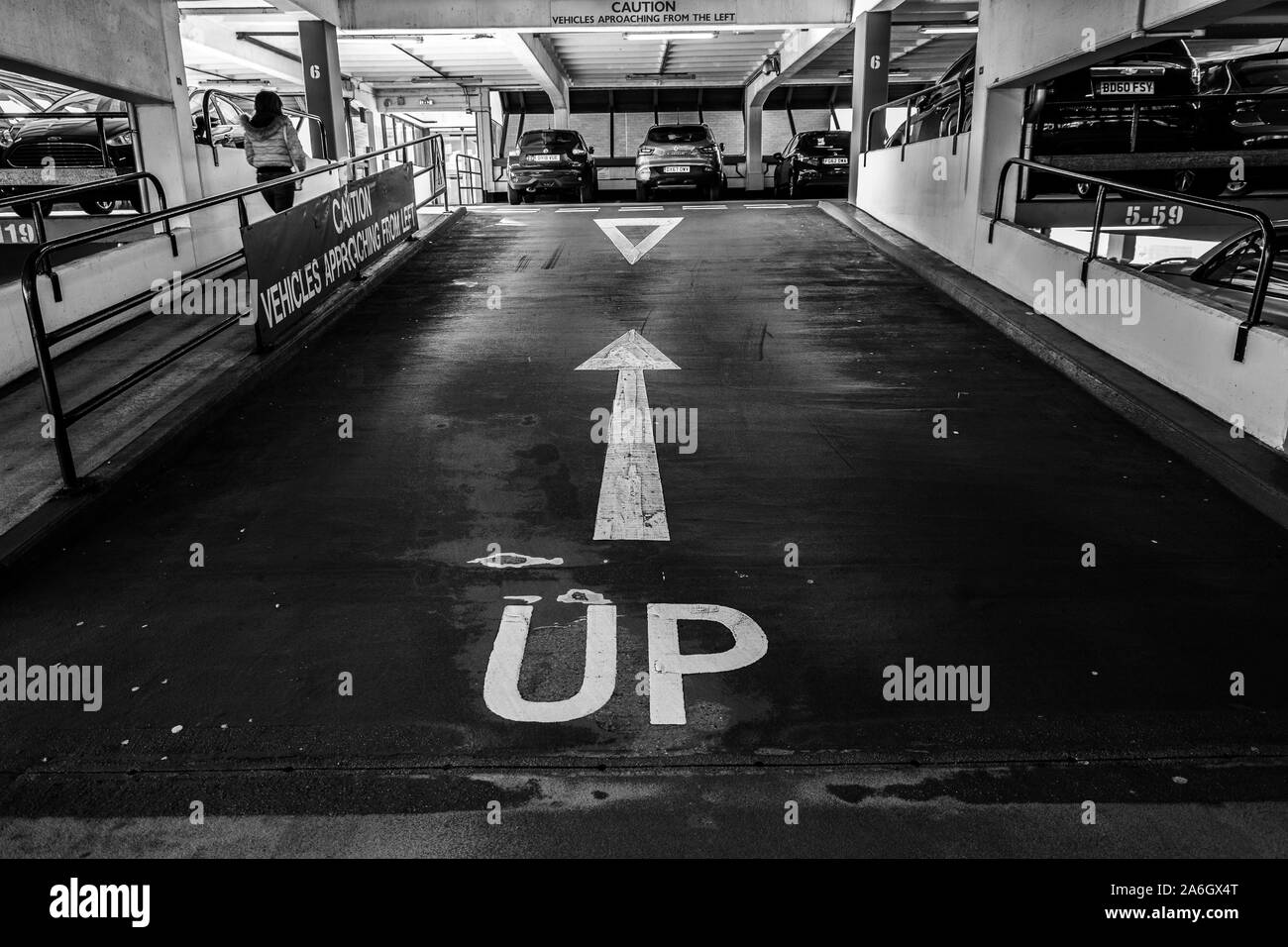 Multipiano parcheggio auto in garage per la Intu Potteries Shopping Centre, Precinct, centro commerciale nel centro della città Foto Stock