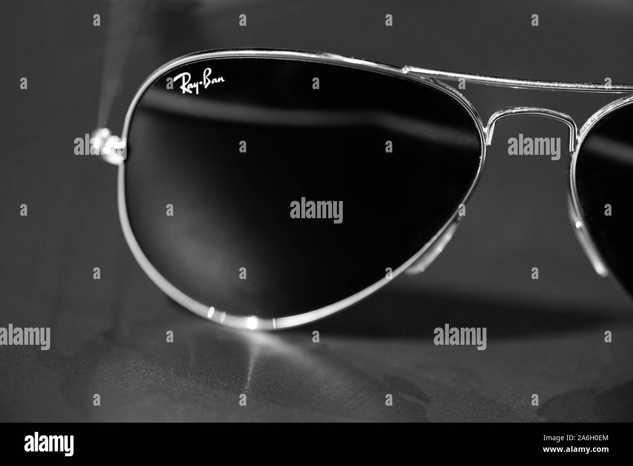 Ray ban aviator immagini e fotografie stock ad alta risoluzione - Alamy
