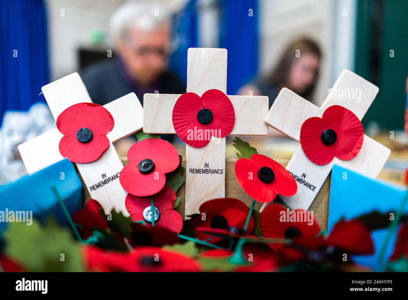 Papaveri sul attraversa per la Royal British Legion Poppy ricorso sono raccolti in una località segreta e contate da volontari, nel ricordo, RBL, il papavero Foto Stock
