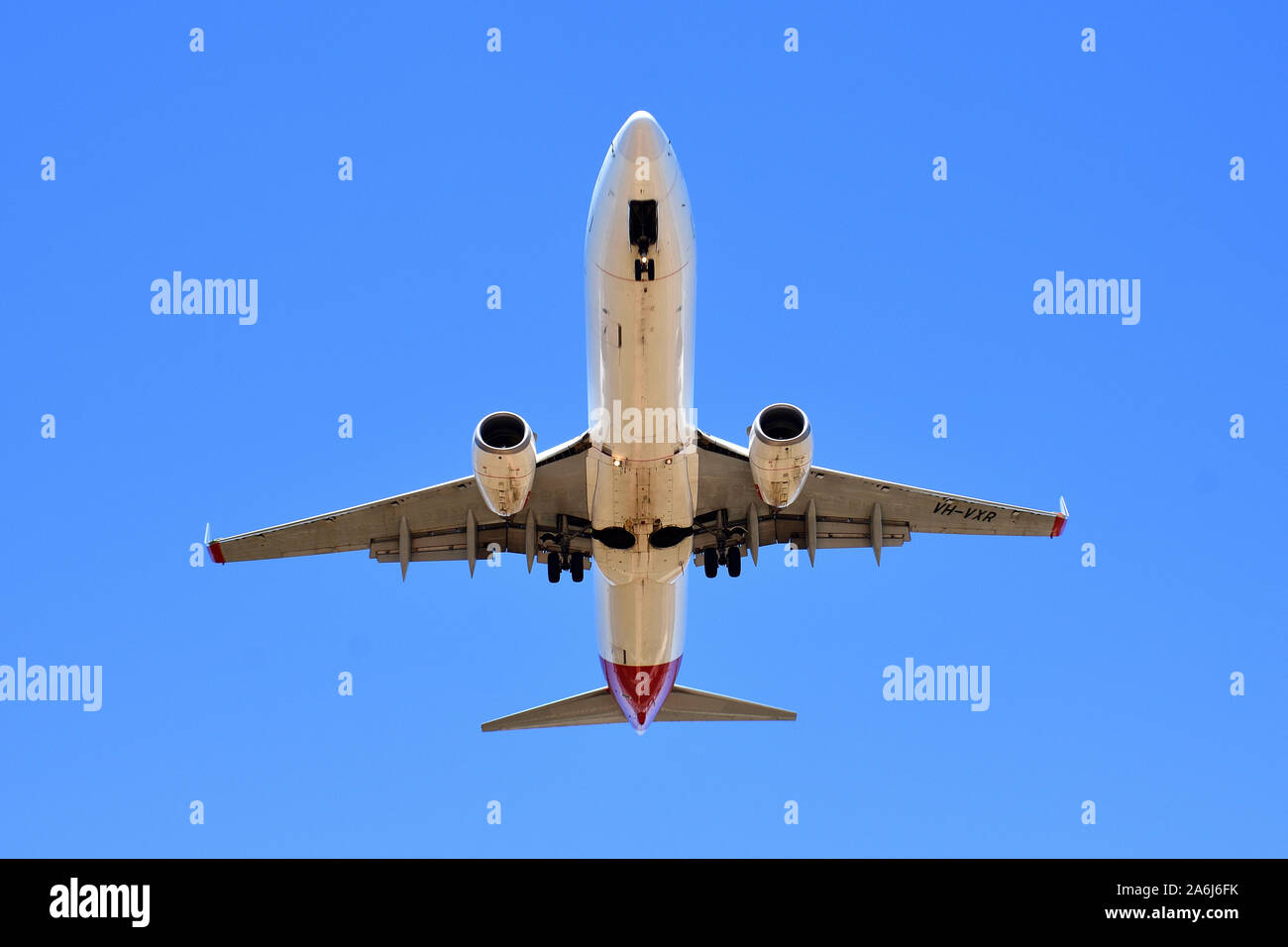 Qantas Boeing 737-800 VH-VXR sull approccio all'Aeroporto di Perth, Western Australia Foto Stock