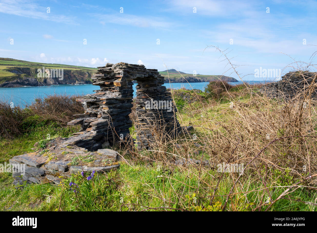 Vecchia cava rovine a Abereiddy sulla costa del nord Pembroekshire, Galles. Foto Stock
