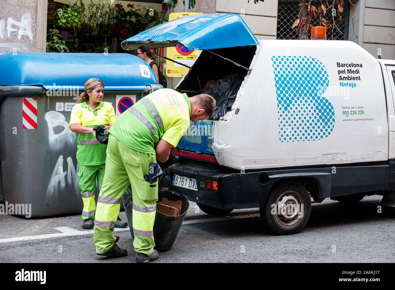 Barcellona Spagna,Catalonia servizi municipali,raccolta riciclaggio,Gestio de neteja i residus,pulizia & gestione rifiuti reparto,Sanitation di Foto Stock