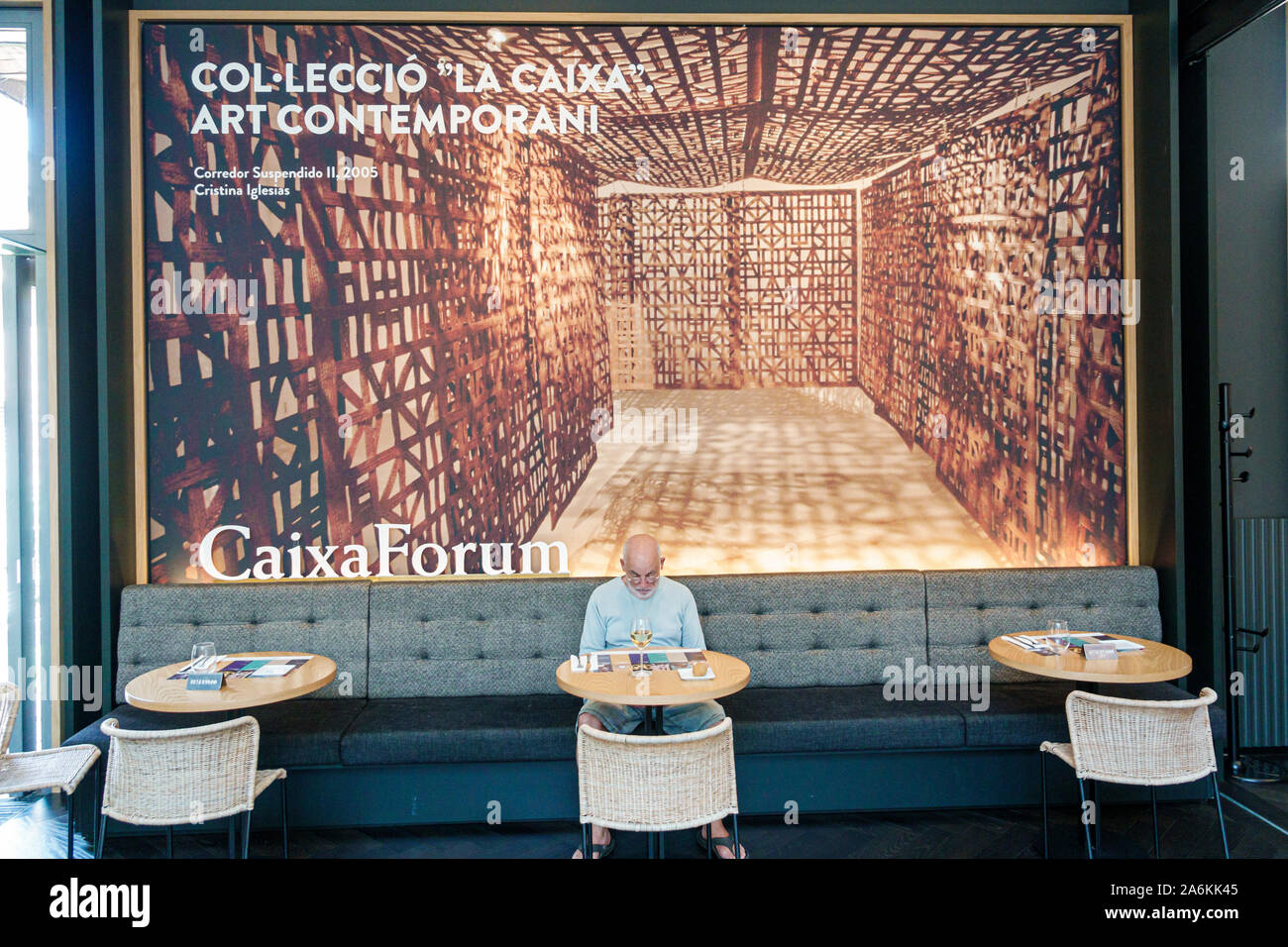 Barcellona Spagna,Catalogna Catalunya,Montjuic,CaixaForum,arte contemporanea museo gallerie d'arte, ristorante ristoranti cibo mangiare ou Foto Stock