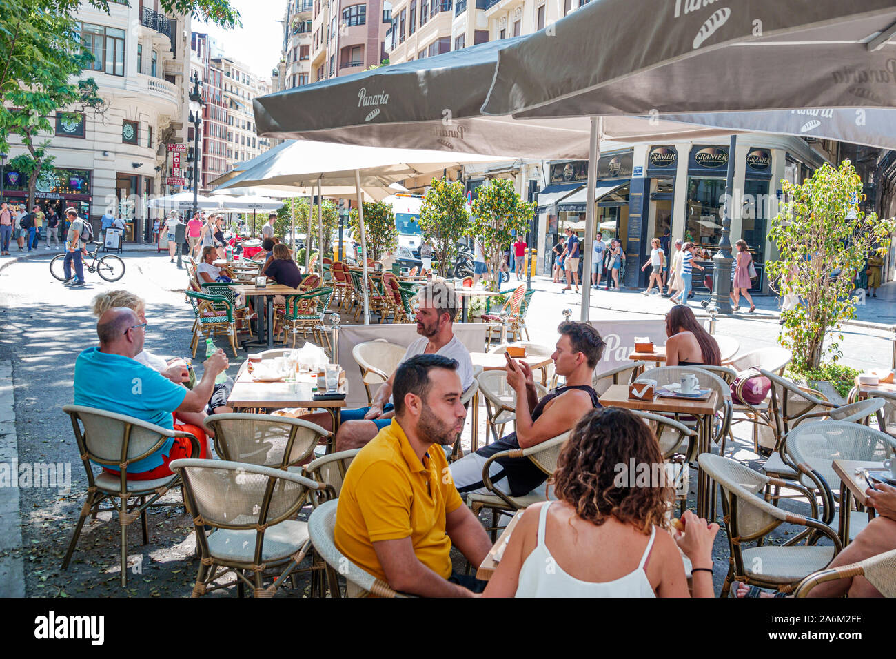 Valencia Spagna,Latino latino ispanico,Ciutat Vella,città vecchia,quartiere storico,Plaza Placa del Mercat,piazza pubblica,piazza,caffè marciapiede,ristorante resta Foto Stock