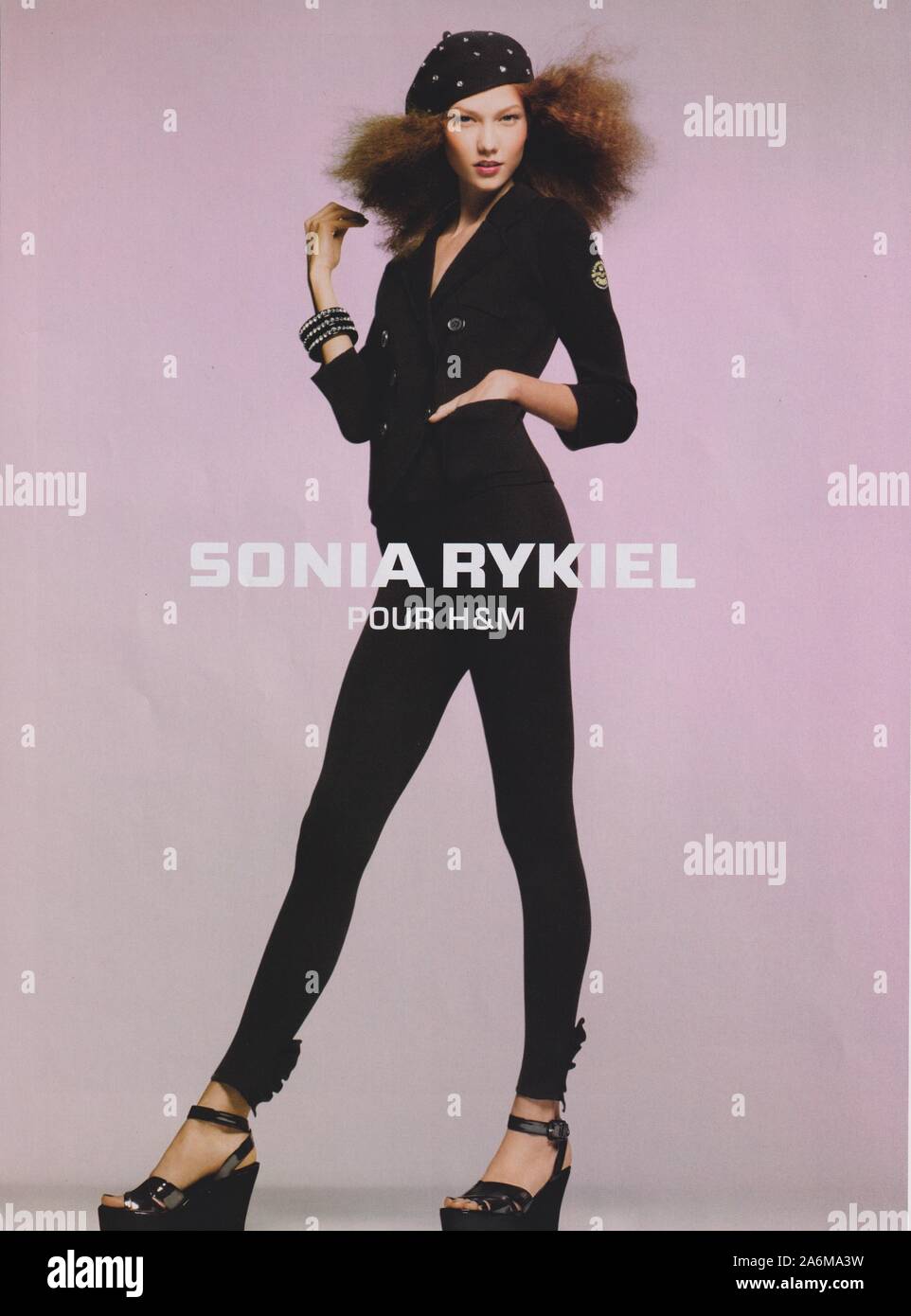 Poster pubblicitari Sonia Rykiel e H&M con Karlie Kloss in rivista cartacea dal 2010, pubblicità, pubblicità creativa Sonia Rykiel pubblicità dal 2010 Foto Stock