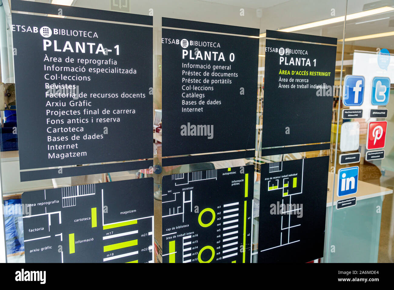 Barcellona Spagna,Catalonia Universitat Politecnica de Catalunya,UPC,università,campus scolastico,Biblioteca Oriol Bohigas,biblioteca,edificio,interno,piano pla Foto Stock