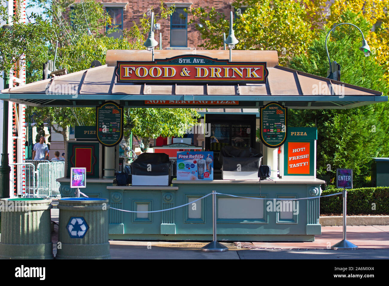 5Th Ave Alimenti e bevande, cibi e bevande alcoliche stand Universal Studios, Orlando, Florida, Stati Uniti d'America Foto Stock