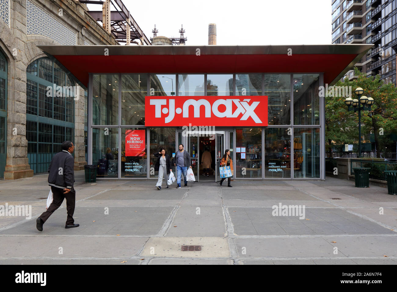 T.J. Maxx, 407 E. 59th Street, New York, NY. esterno alla vetrina di un negozio di reparto nella upper east side di Manhattan. Foto Stock