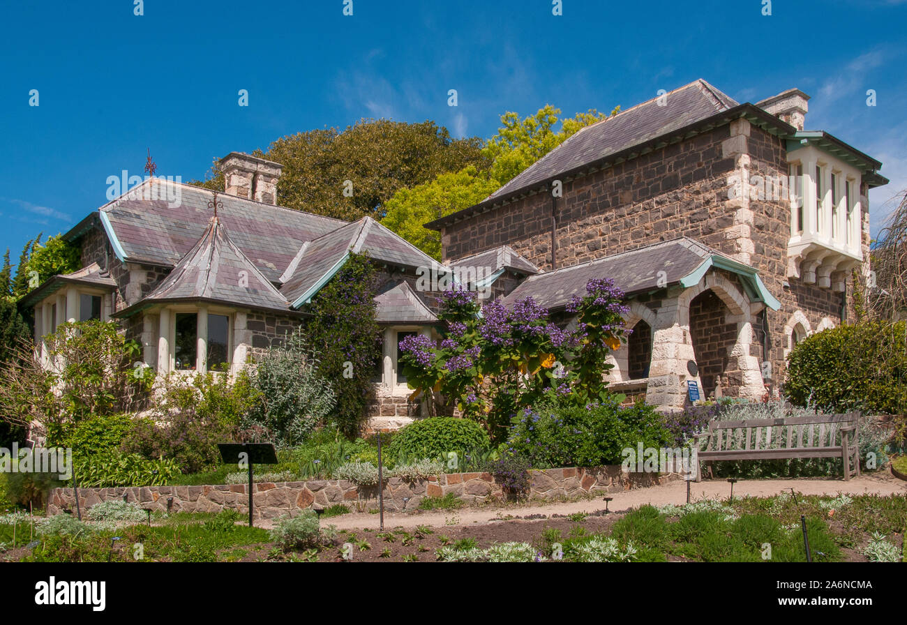 Heronswood è un palazzo del XIX secolo Revival gotico gentleman's house ora di proprietà di scavatori Club, a Dromana, Penisola di Mornington, Victoria, Australia Foto Stock