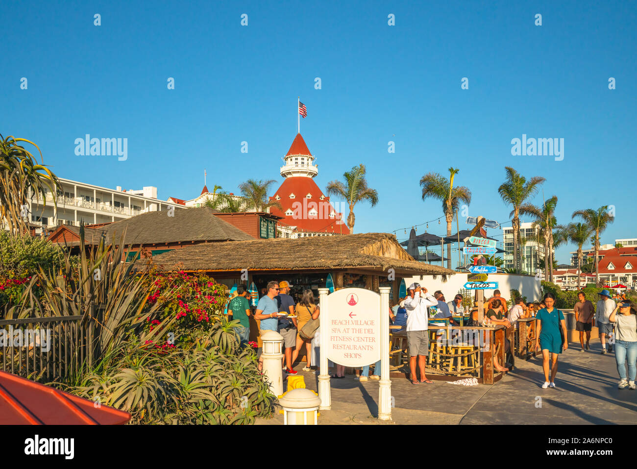 San Diego, California/USA - Agosto 13, 2019 storico resort su Coronado Island Hotel Vittoriano del Coronado, Beach Village e beach promenade. Corona Foto Stock