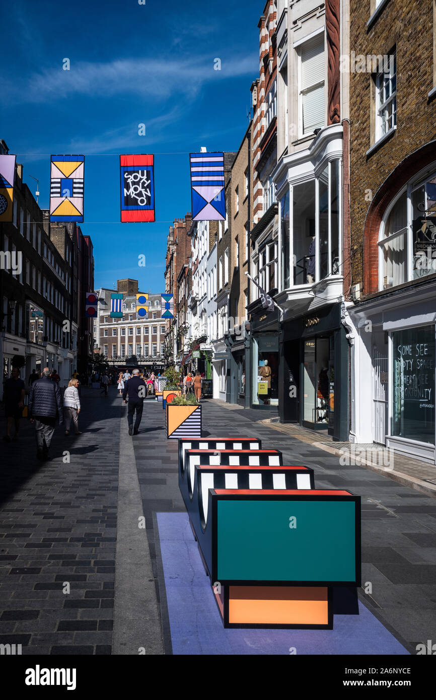 South Molton Street, Mayfair, zona pedonale nel cuore della città di Westminster, Londra, Inghilterra, Regno Unito Foto Stock