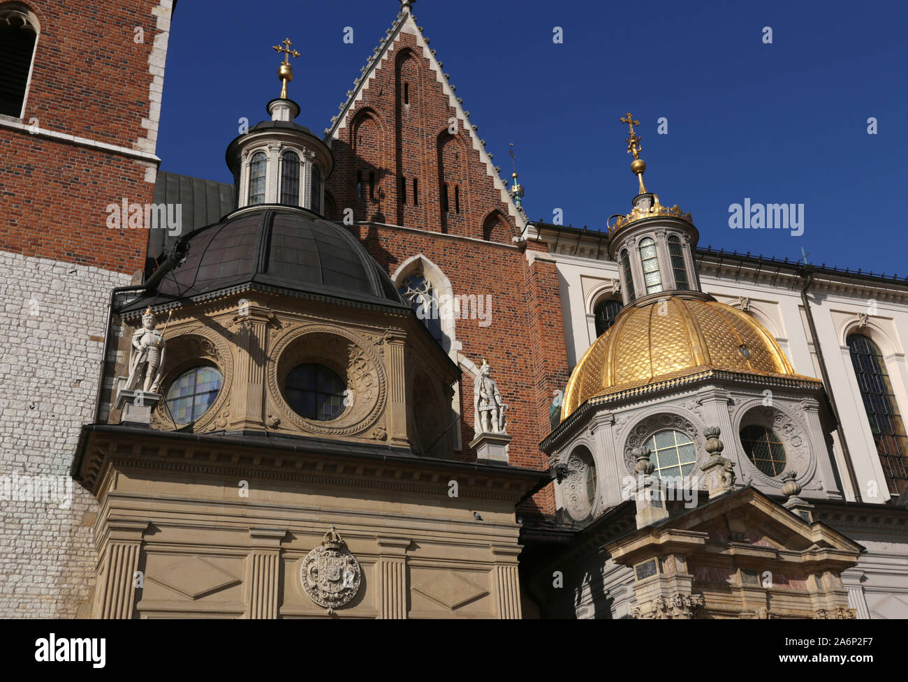 Cracovia. Cracovia. La Polonia. Il castello reale di Wawel sul colle di Wawel. Il royal archcathedral basilica dei Santi Stanislao e Venceslao. Foto Stock