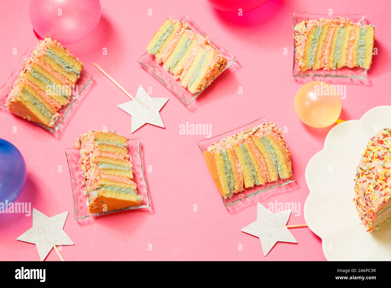 Parte dello sfondo con le colorate torte Foto Stock