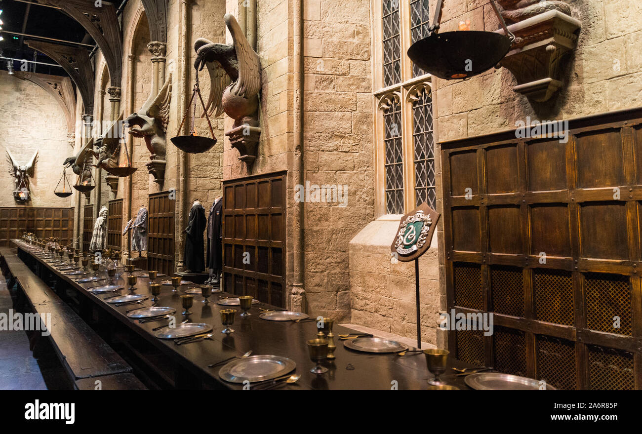Maggio 2019, Warner Bros Studio Tour London - The Making of Harry Potter (Inghilterra, Regno Unito). La bella sala grande è ispirata da Oxford 's la Chiesa di Cristo Foto Stock
