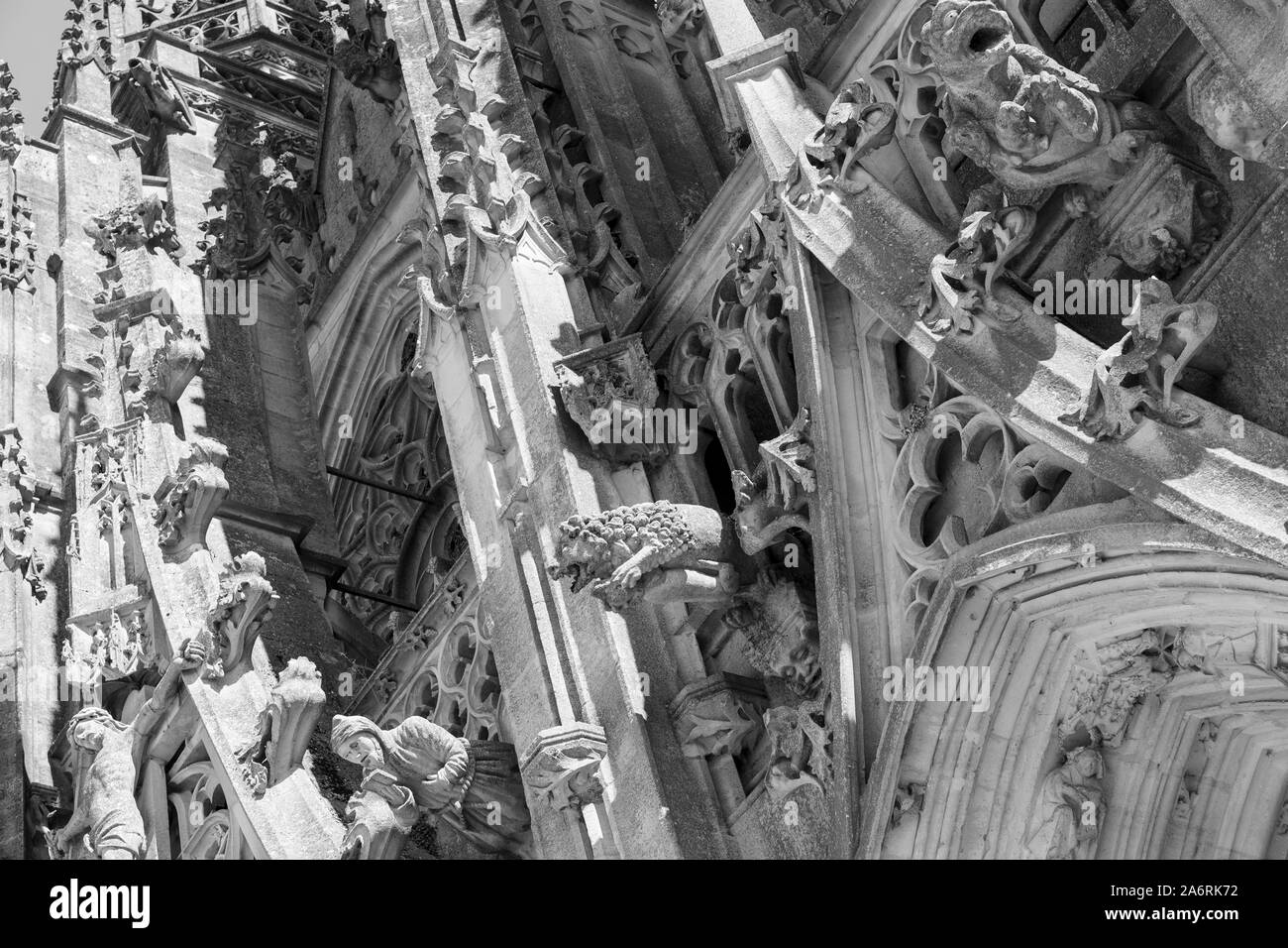 L'Europa, Francia, Grand Est, l'Epine, la Basilica di Notre Dame de l'Épine, Ingresso intagliato Archway (dettaglio) Foto Stock