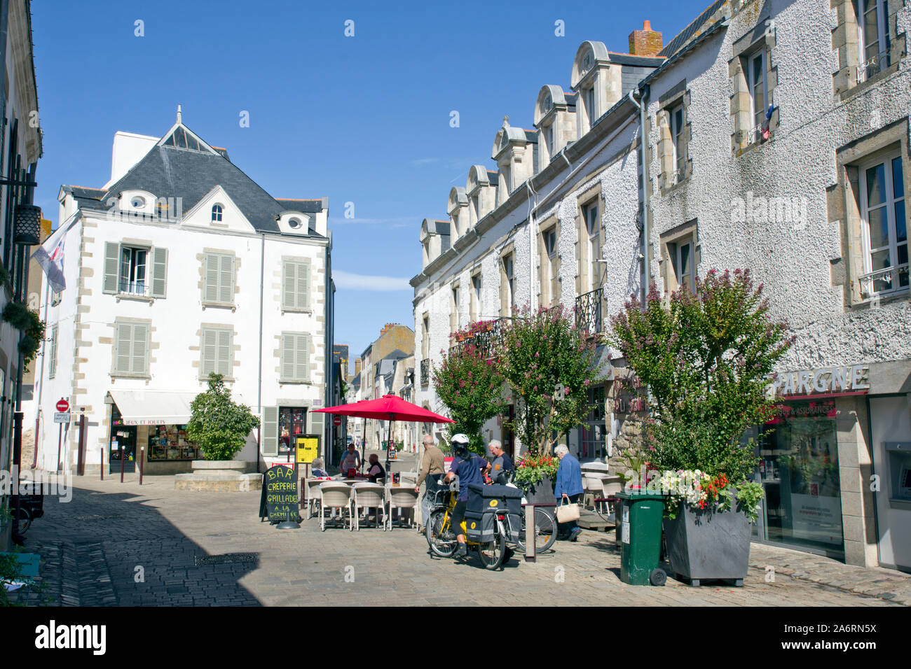 Scena di strada Le Croisic Foto Stock