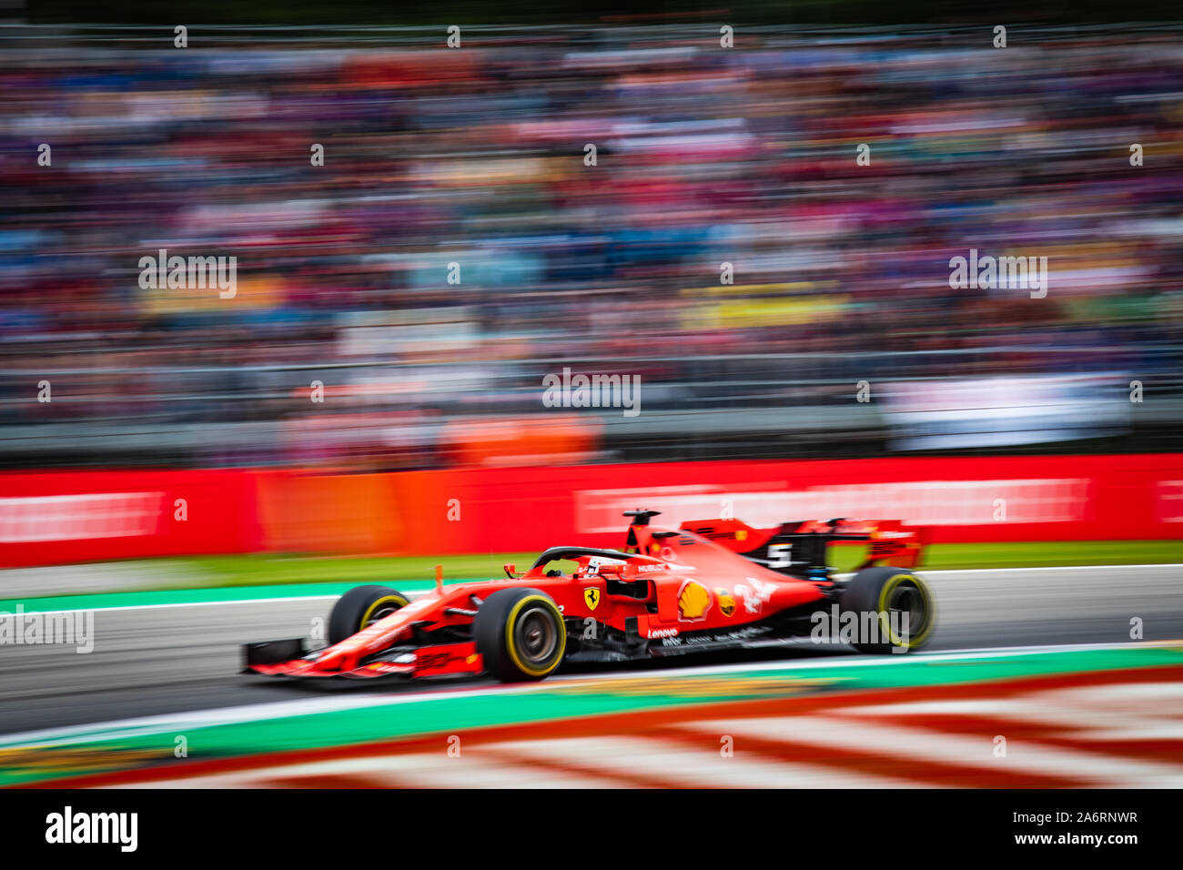 Italia/Monza - 06/09/2019 - #5 Sebastian Vettel (GER, del team Scuderia Ferrari, SF90) durante la FP2 prima delle qualifiche per il Gran Premio d'Italia Foto Stock