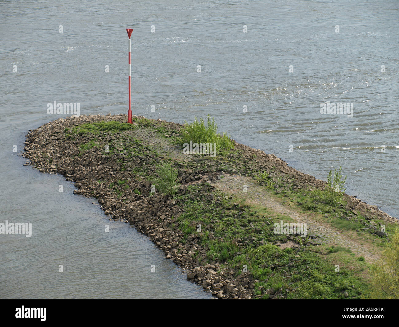 Marchio del mare su un groyne presso il fiume Reno in Rees Foto Stock