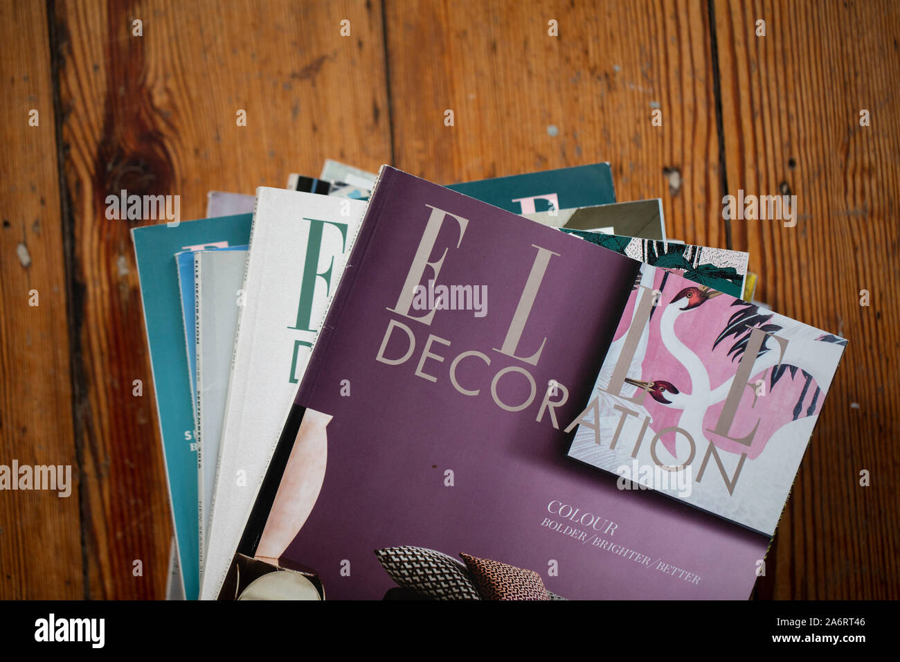 LONDON, Regno Unito - 28 Ottobre 2019: una collezione di Elle Decoration home e stile riviste Foto Stock