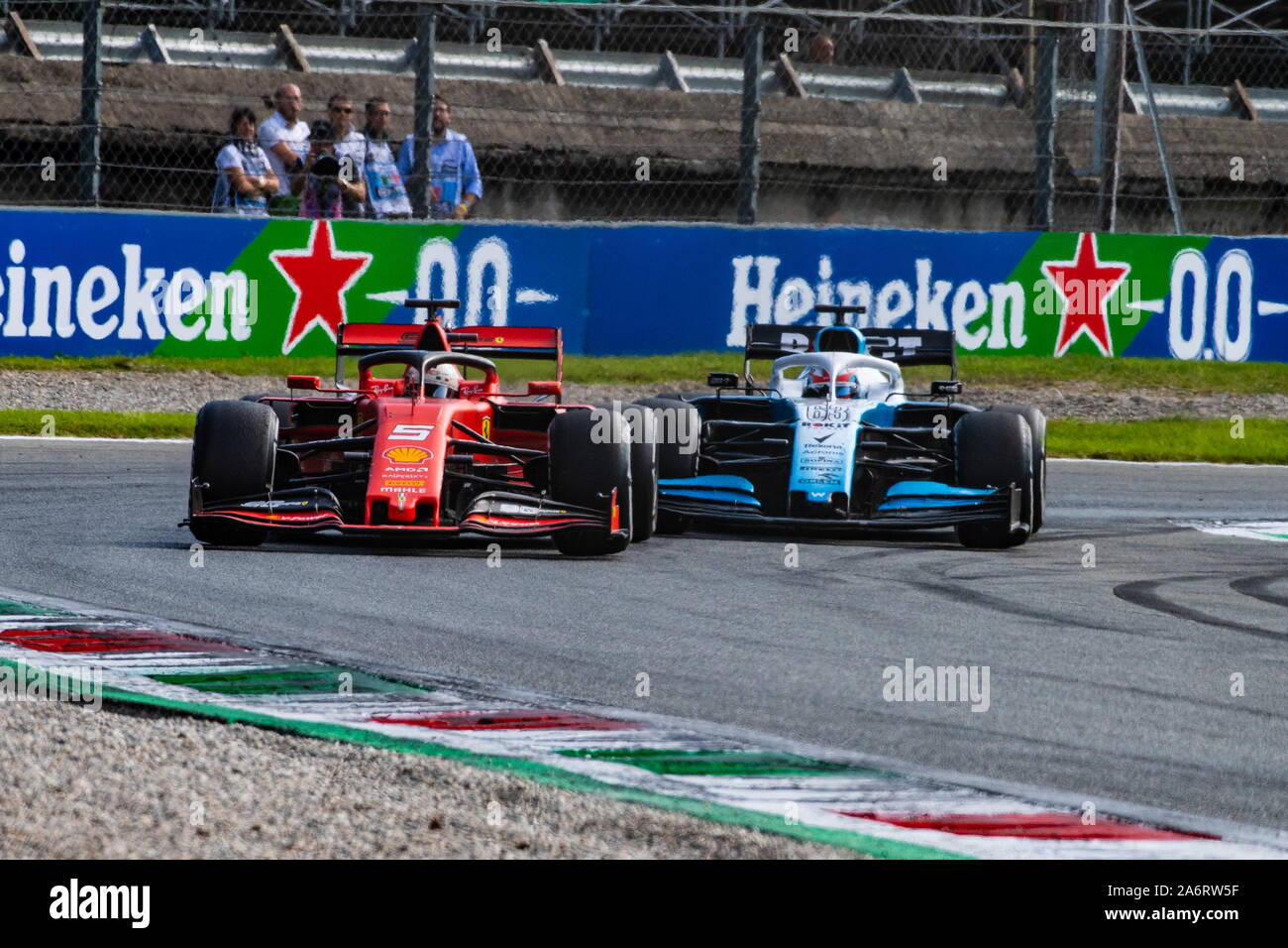 Italia/Monza - 08/09/2019 - #5 Sebastian Vettel (GER, del team Scuderia Ferrari, SF90) e #63 George Russell (GBR, Team Williams FW42) durante l'italiano Foto Stock