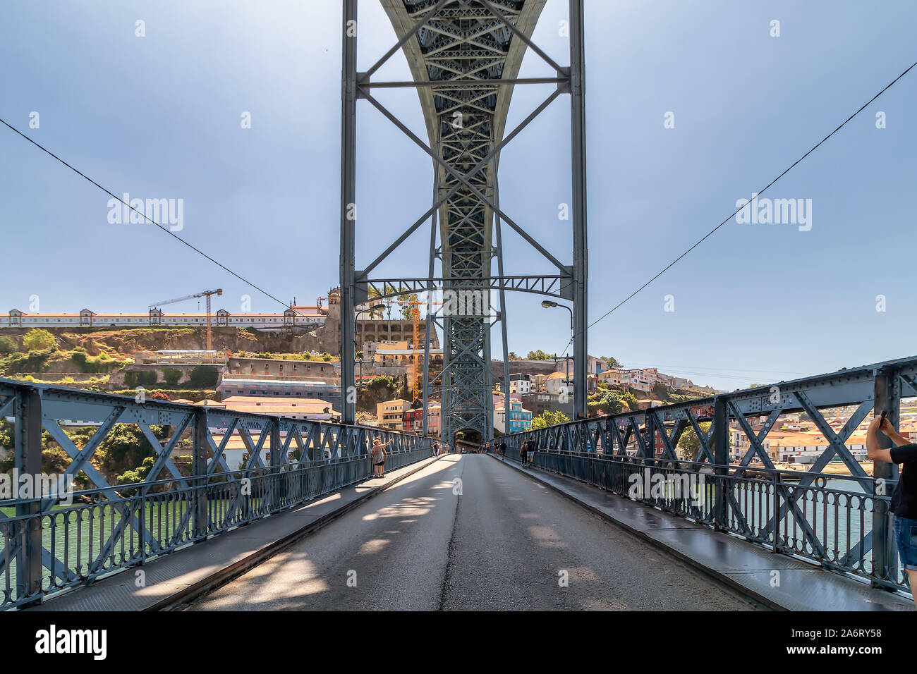 Ponte di Dom Luis I (costruito nel 1886) nel vecchio porto Foto Stock Ponte di Dom Luis I (costruito nel 1886) nel vecchio porto Foto Stock