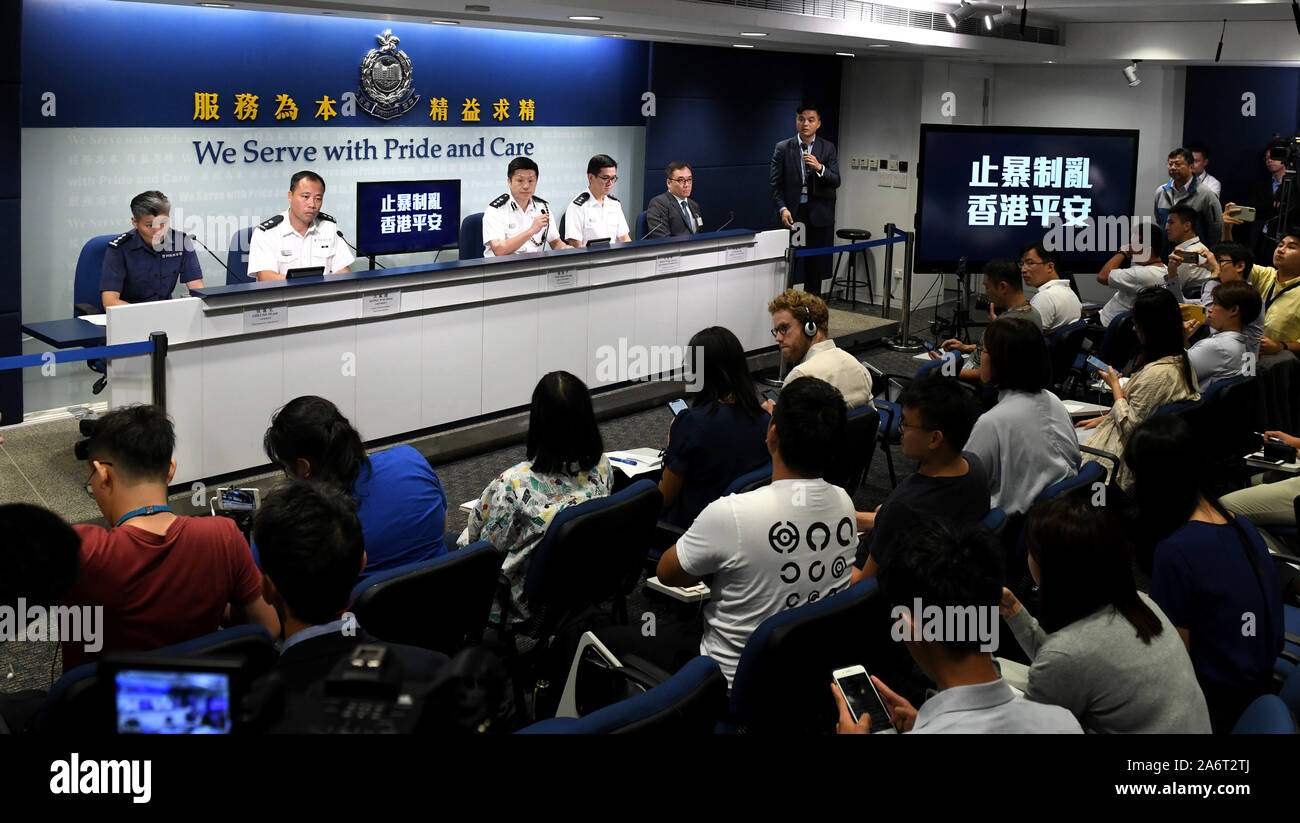 Hong Kong. 28 ott 2019. Una conferenza stampa è detenuto dalla polizia di Hong Kong ha nel sud della Cina di Hong Kong, 28 ottobre 2019. La polizia di Hong Kong ha hanno arrestato 206 persone coinvolte in incidenti violenti durante la scorsa settimana la polizia ha detto che qui il lunedì. Credito: Lu Hanxin/Xinhua/Alamy Live News Foto Stock