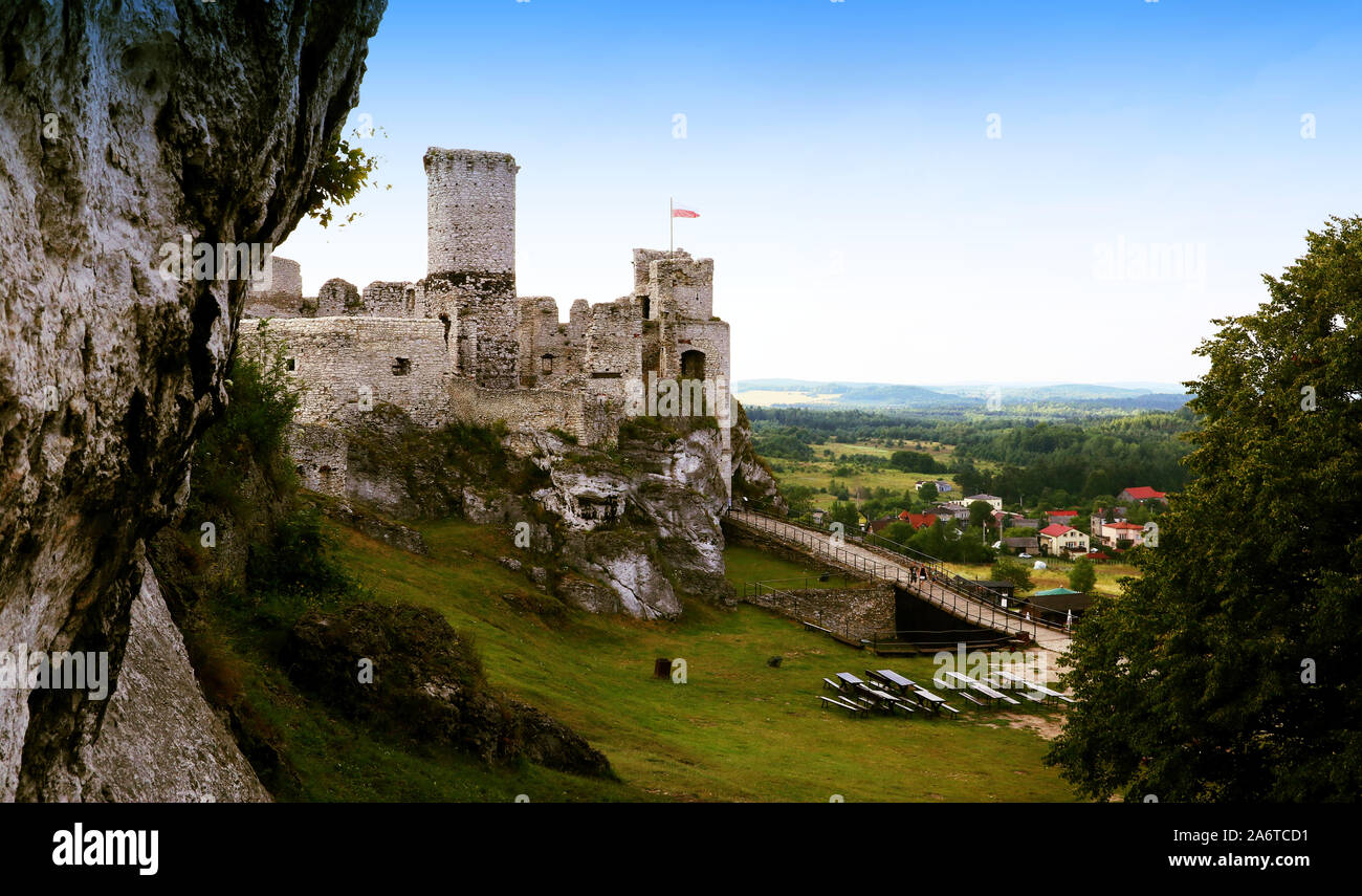 Un unico castello storico in Polonia, Castello di Ogrodzieniec Polonia, enorme castello polacco Foto Stock