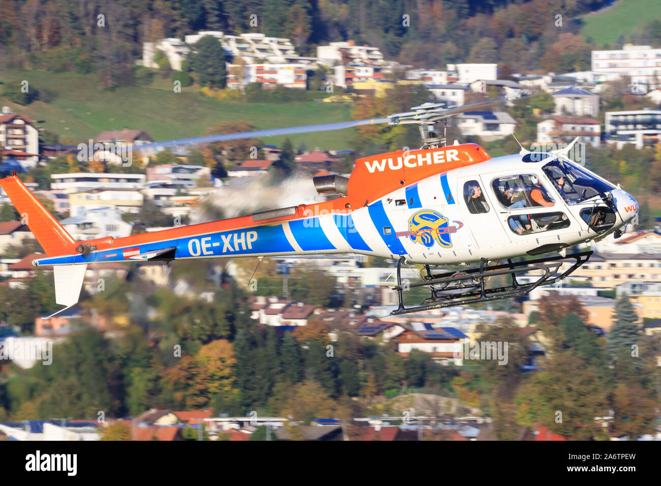 Elicottero InWucher Aérospatiale come-350 B3 Ecureuil Innsbruck/Austria Ottobre 26, 2019: a InnsbruckAirport. Foto Stock