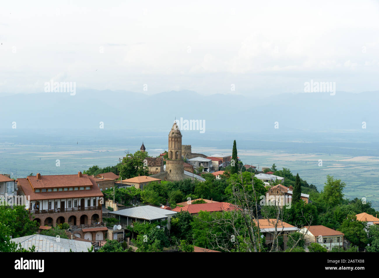 Vista della città Signaghi e Alazany valle, nella regione di Kakheti, Georgia Foto Stock