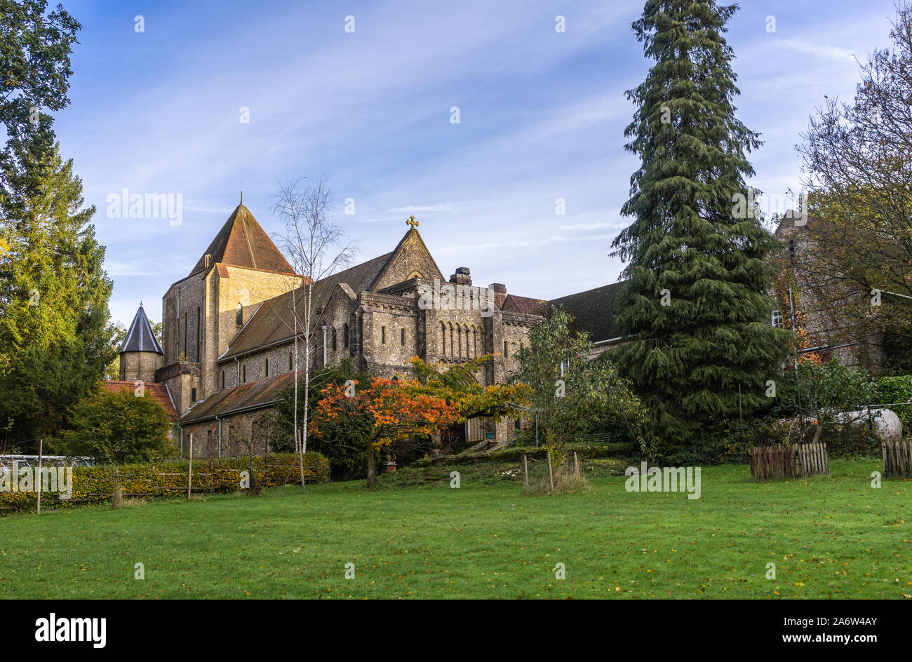 Alton Abbey un vecchio anglicana monastero benedettino in Hampshire durante l'autunno, England, Regno Unito Foto Stock