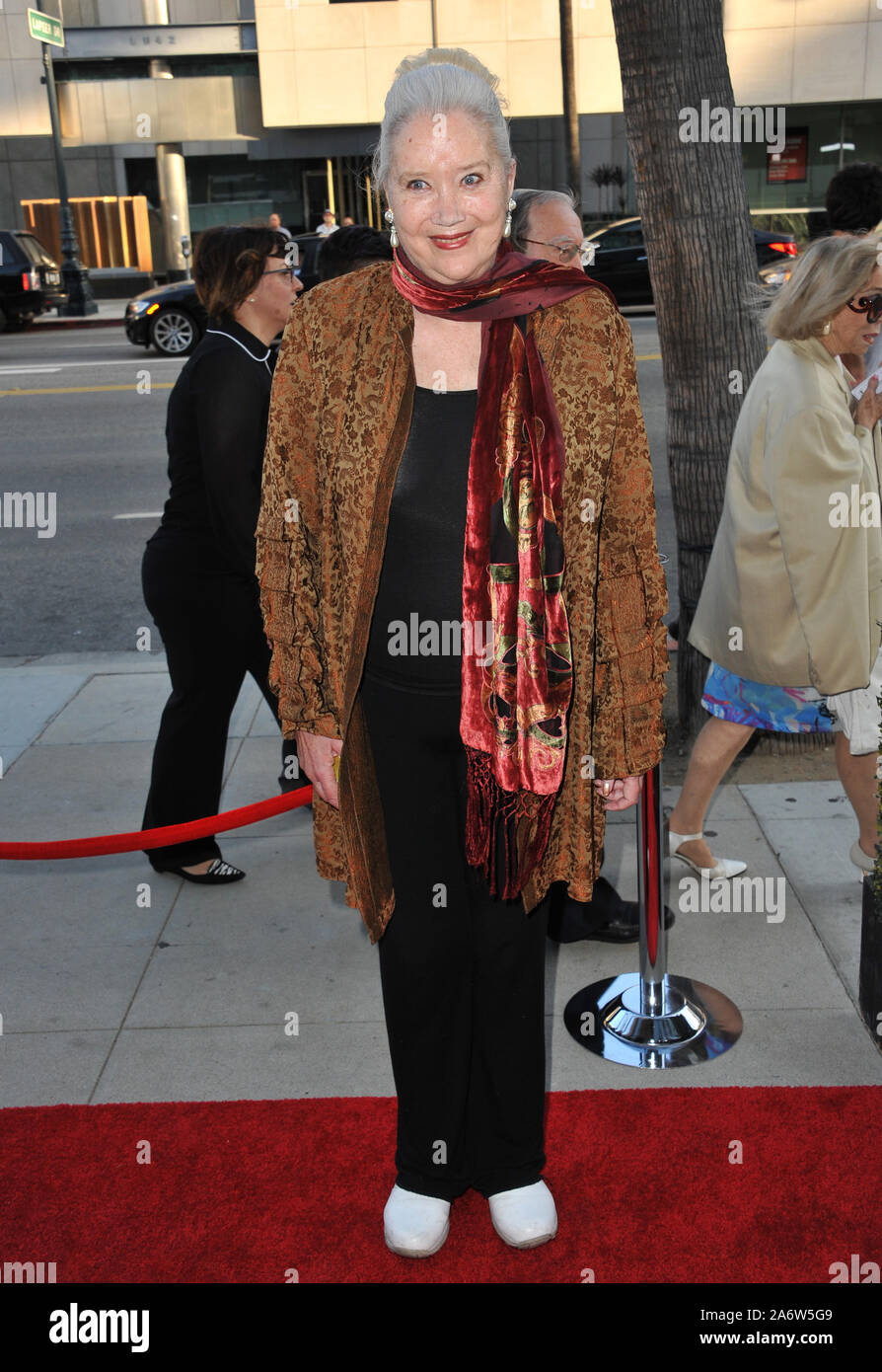 LOS ANGELES, CA. Luglio 24, 2013: Sally Kirkland presso il Los Angeles premiere di 'Blue Jasmine' al Samuel Goldwyn Theater di Beverly Hills. © 2013 Paul Smith / Featureflash Foto Stock