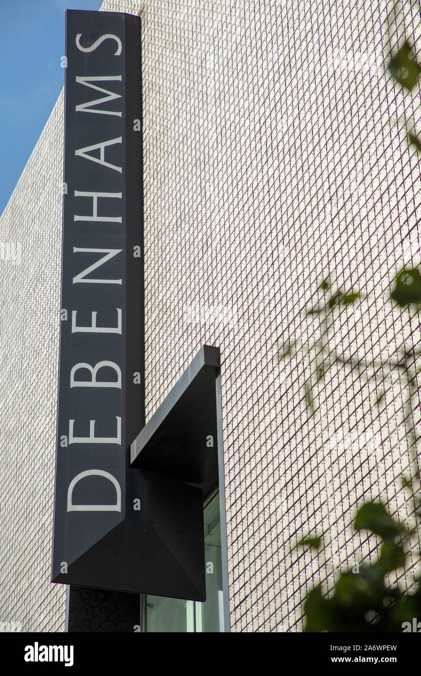 Logo Debenhams visto a Londra, Regno Unito. Foto Stock
