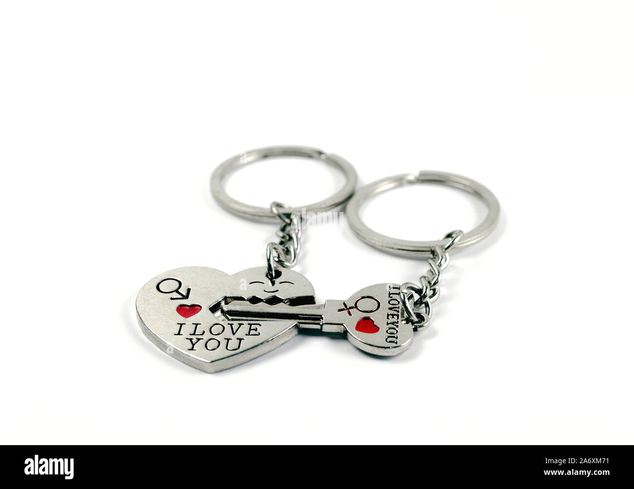 A forma di cuore catena chiave per mostrare il simbolo dell amore con la  parola ti amo. isolato su sfondo bianco Foto stock - Alamy
