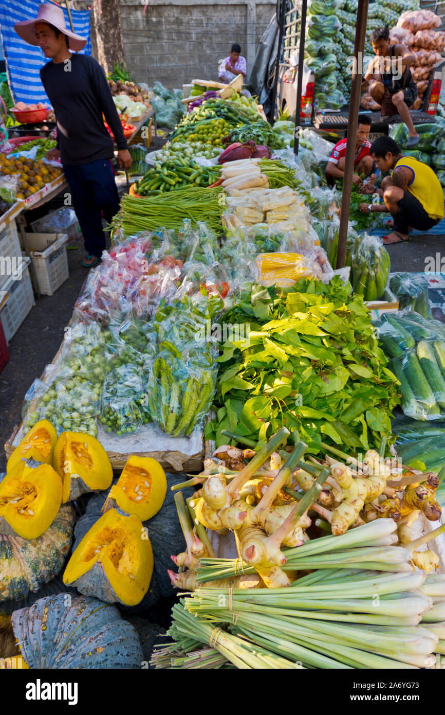 Centrale mercato all'aperto, a Soi Sapphakit Phisai, città di Phuket, Tailandia Foto Stock