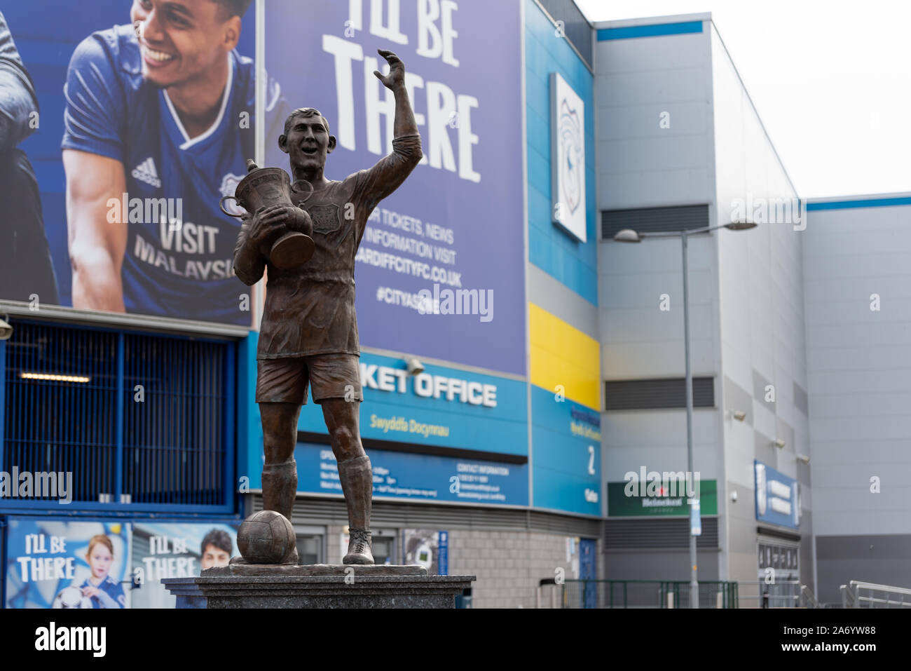 Cardiff Wales, Regno Unito, 8 ottobre 2019. Al di fuori di Cardiff City Football Stadium, casa della squadra di Bluebirds, Cardiff Foto Stock