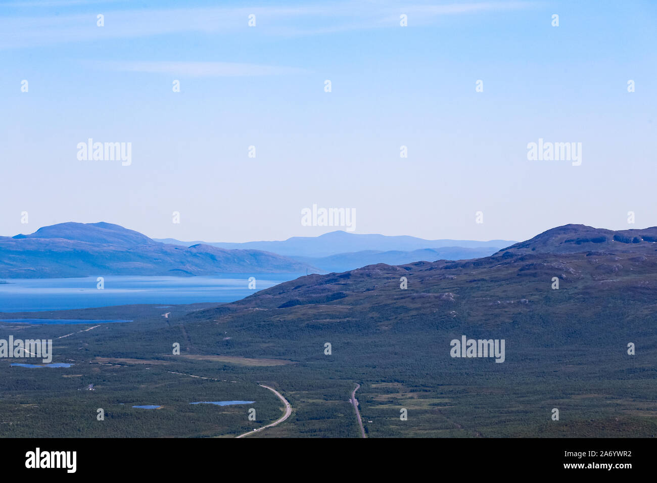 Vista sul lago Torneträsk nella regione artica della Svezia Foto Stock