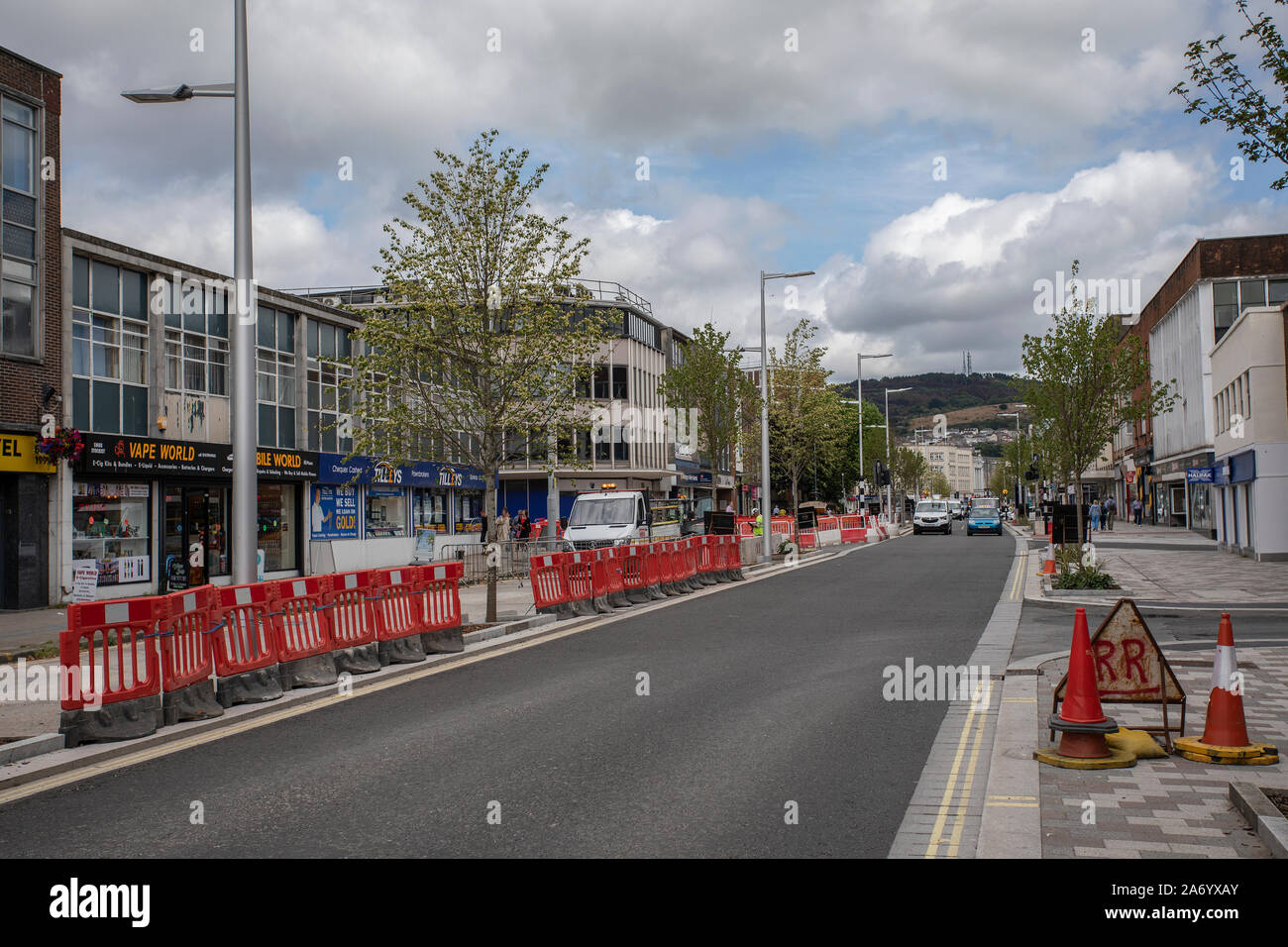 Nella foto: una vista generale della costruzione di strade lavora al Kingsway nel centro di Swansea, Wales, Regno Unito. Venerdì 12 Luglio 2019 Re: vista generale dei cigni Foto Stock