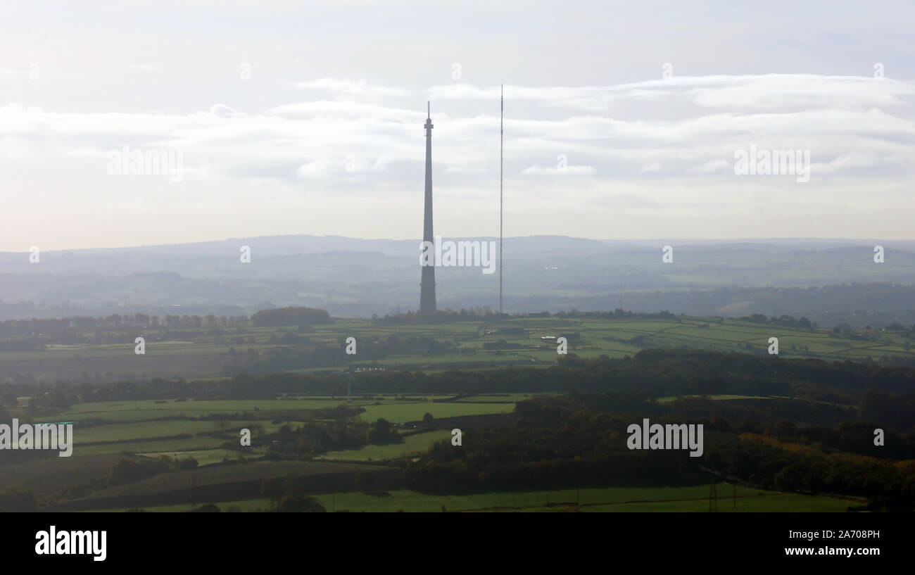 Vista aerea del Emley Moor stazione trasmittente vicino a Huddersfield, West Yorkshire, Regno Unito Foto Stock