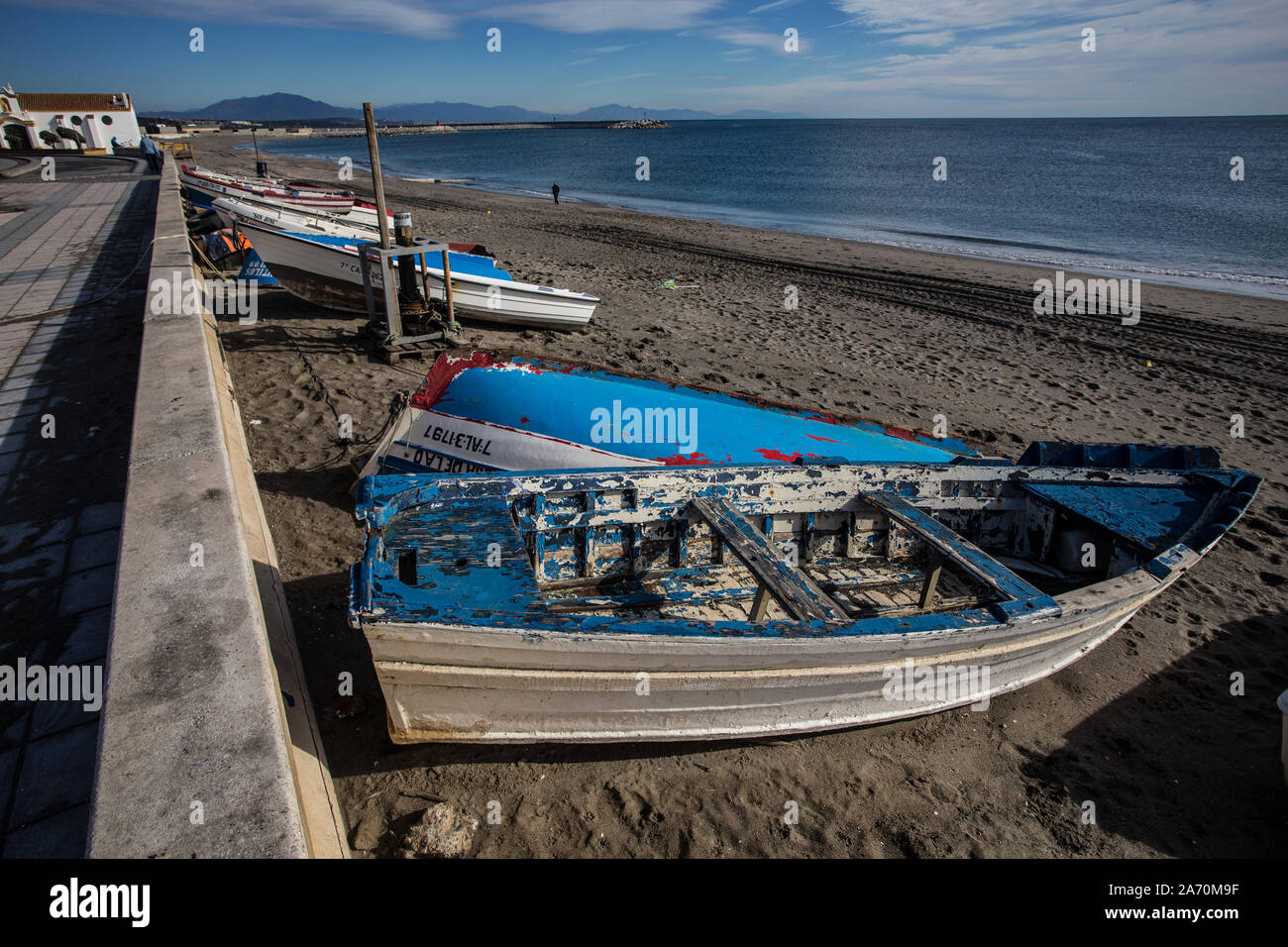 Molto vecchie navi a la spiaggia di Gibilterra, Spagna Foto Stock