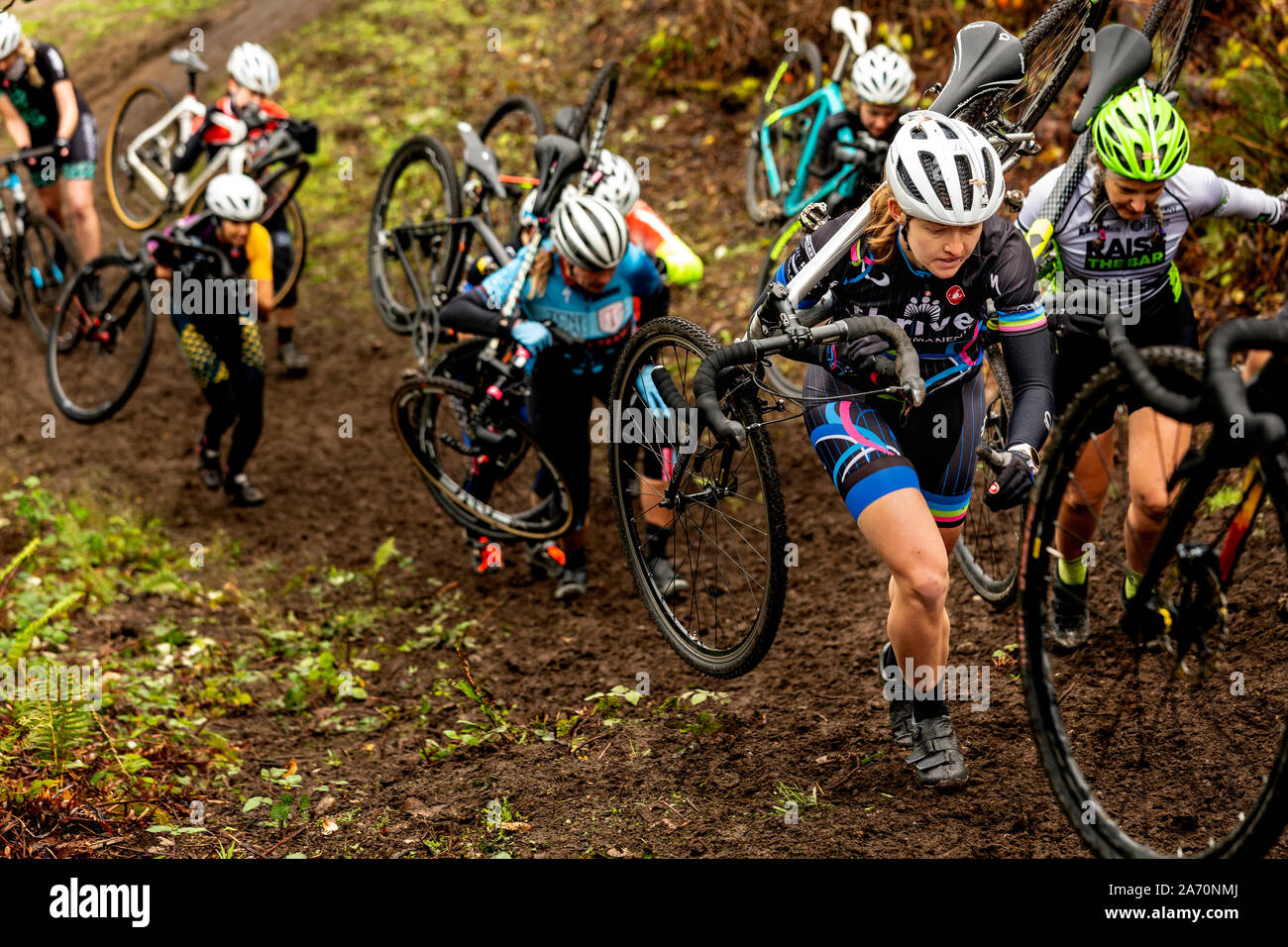 WA17370-00...Washington - Le donne della gara di ciclocross a Fort Stilacomb in Lakewood. Foto Stock