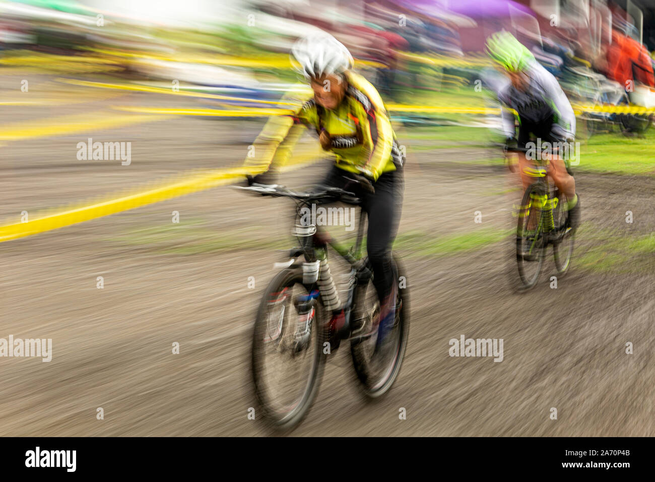 WA17377-00...Washington - Le donne della gara di ciclocross a Fort Stilacomb in Lakewood. Foto Stock