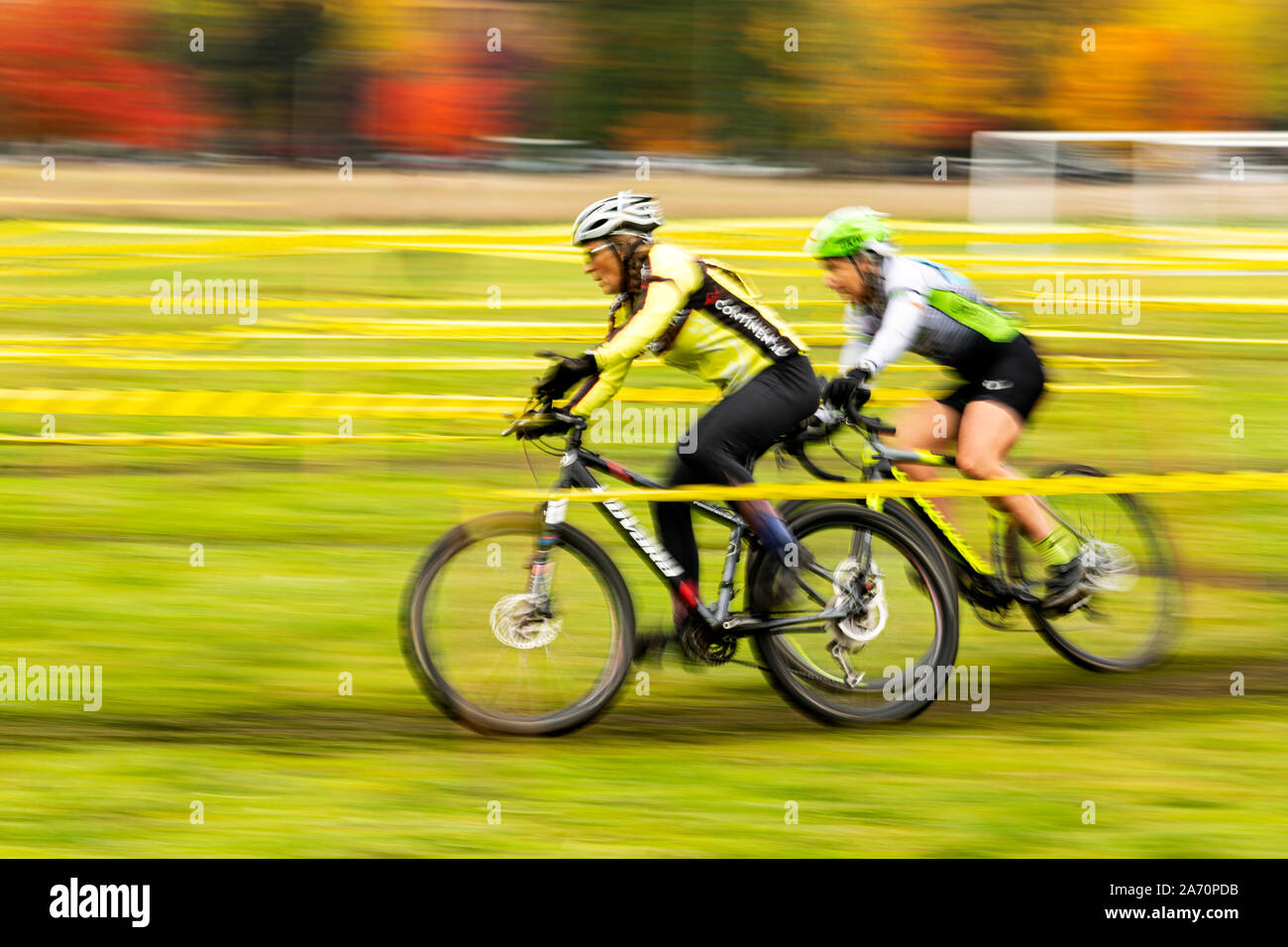 WA17379-00...Washington - Le donne della gara di ciclocross a Fort Stilacomb in Lakewood. Foto Stock