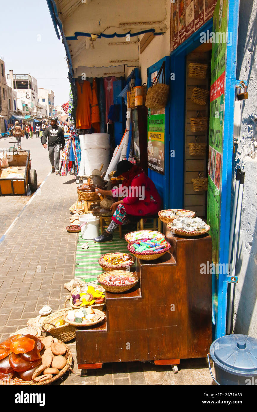 Scena di strada a Essaouira, Marocco Foto Stock