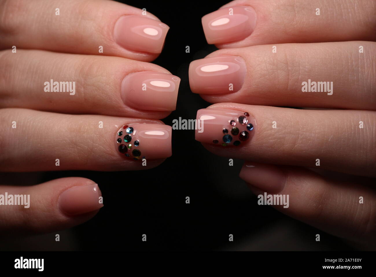 Design manicure, polacco suggerimenti. Foto Stock