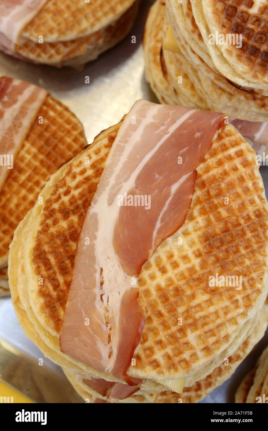 Gaufrettes au fromage et Jambon de Parme. Foto Stock