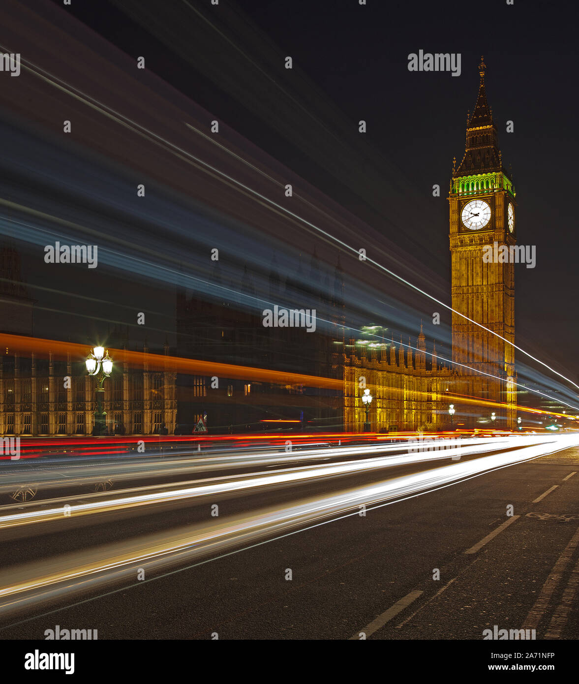 Il Parlamento e il Big Ben Tower di notte Foto Stock