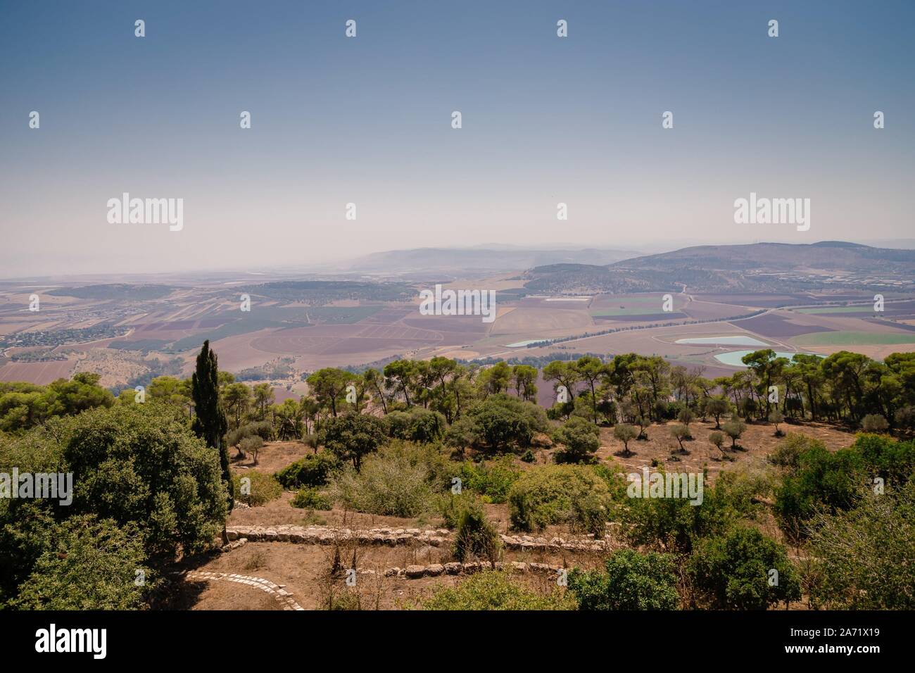 Bella vista dal Monte Tavor a valle di Jezreel vicino a Nazaret in Israele Foto Stock